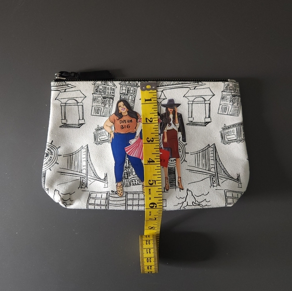 Macy's Cosmetic Bag - Picture 4 of 4